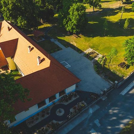 Hotel Tolnay Kuria Es Vendeghaz Nagygorbo Exterior foto